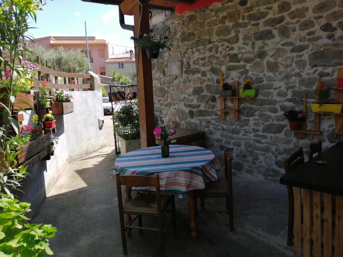 B&B Daddanca Ales Exterior foto